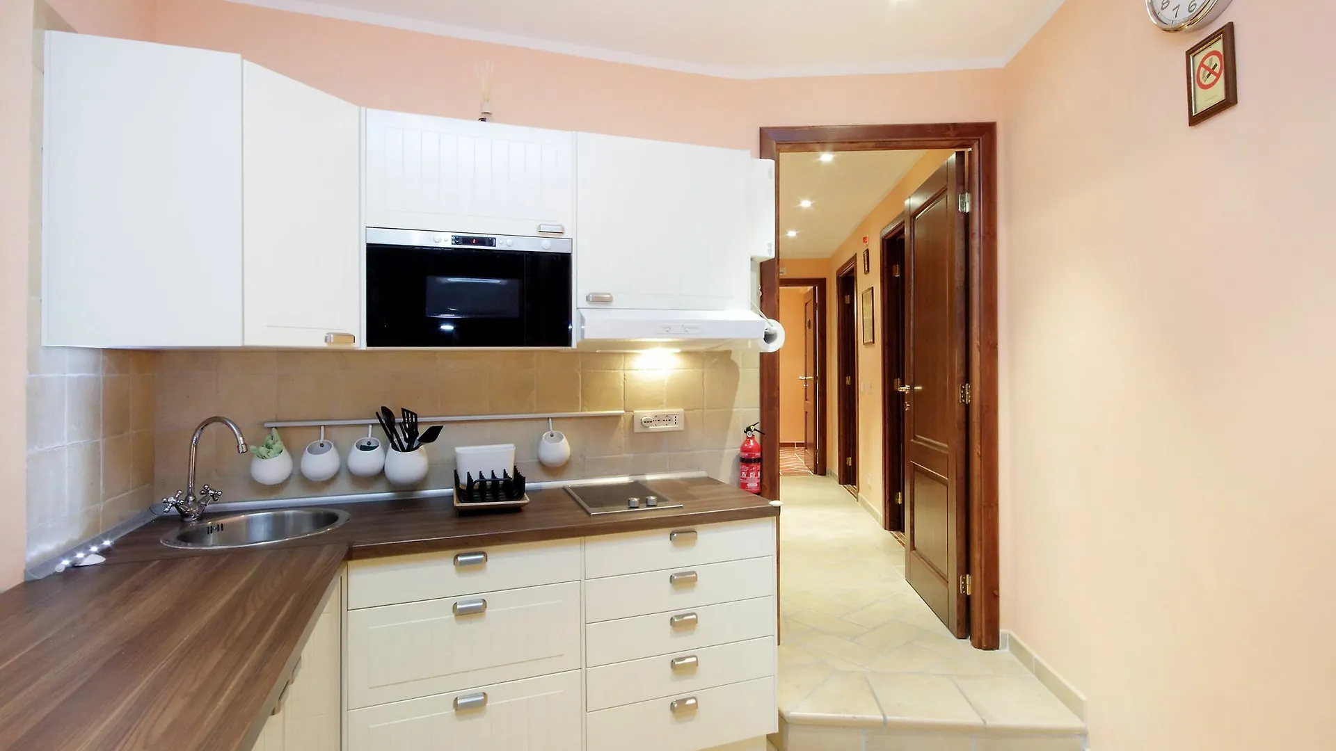 Hotel Lillihouse Roma 2*,  Italia